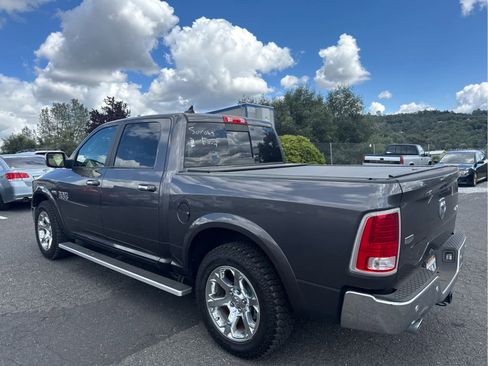 Used 2018 RAM 1500 Laramie w/ Convenience Group AWD/4WD image 7