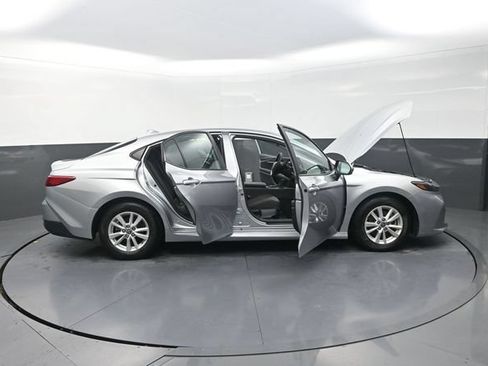 Used 2025 Toyota Camry LE FWD image 45
