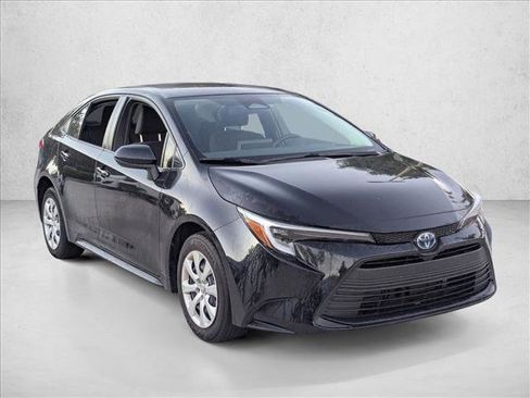 Certified 2024 Toyota Corolla LE image 3