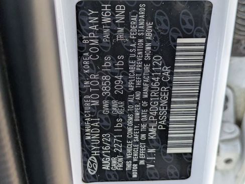 Certified 2024 Hyundai Elantra Limited image 22