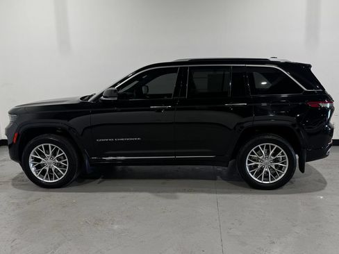 Used 2022 Jeep Grand Cherokee Summit w/ Luxury Tech Group V AWD/4WD image 15