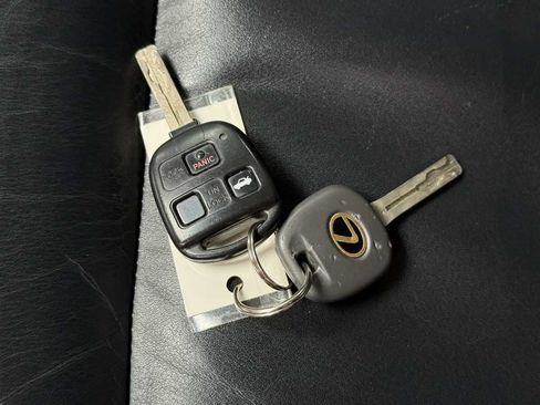 Used 2002 Lexus SC 430 Convertible RWD image 40