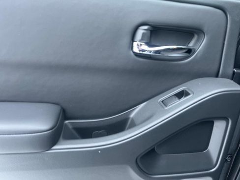 New 2026 Nissan Frontier SV image 12