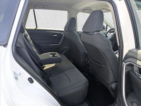 Used 2024 Toyota RAV4 XLE FWD image 27