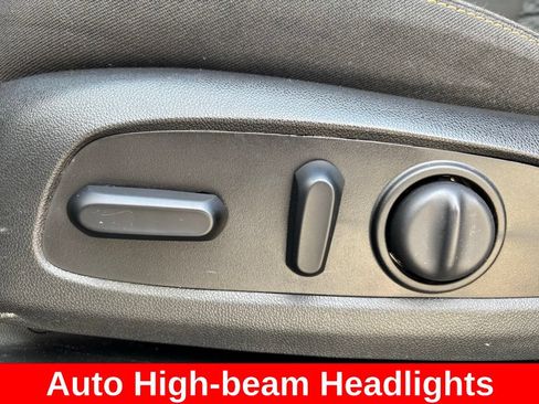 Used 2021 GMC Terrain SLE w/ Driver Convenience Package AWD/4WD image 18