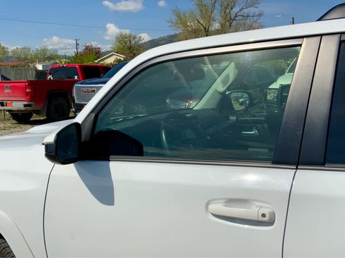 Used 2024 Toyota 4Runner TRD Off-Road AWD/4WD image 11