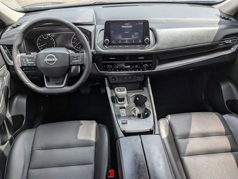 Used 2025 Nissan Rogue SV w/ SV Premium Package FWD image 21