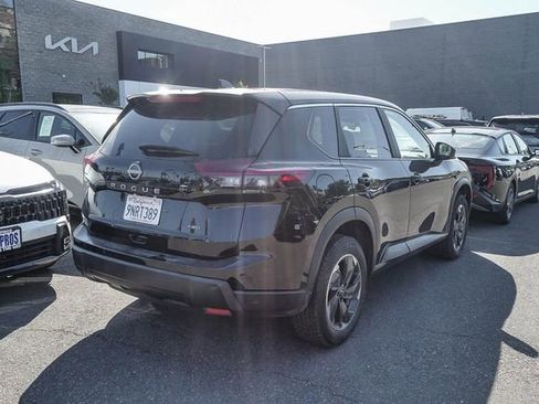 Used 2025 Nissan Rogue SV AWD/4WD image 14