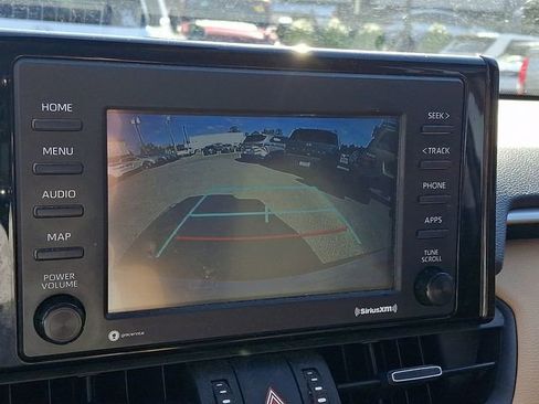 Used 2022 Toyota RAV4 XLE Premium image 15