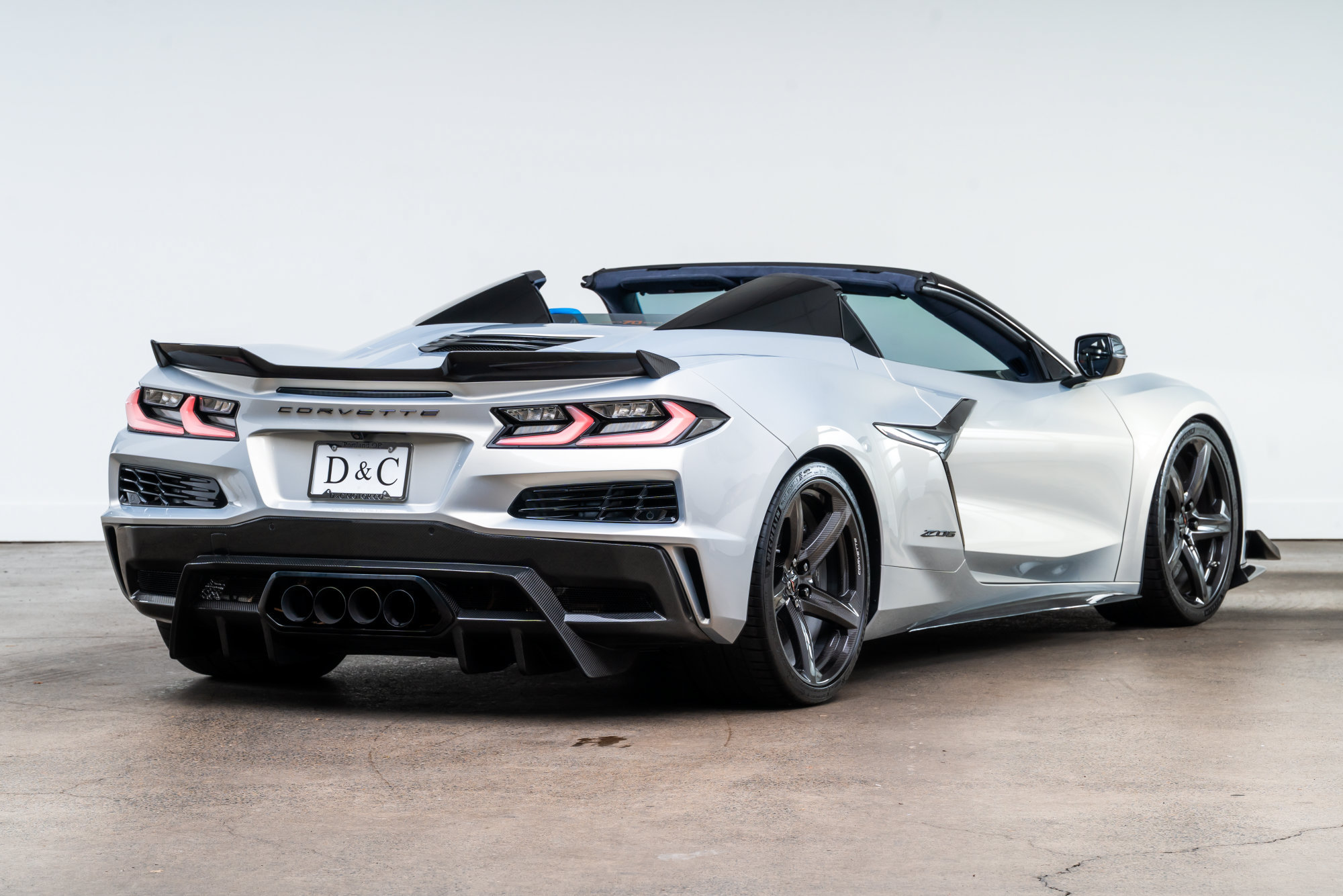 Used 2023 Chevrolet Corvette Z06 w/ Stealth Interior Trim Package RWD image 10