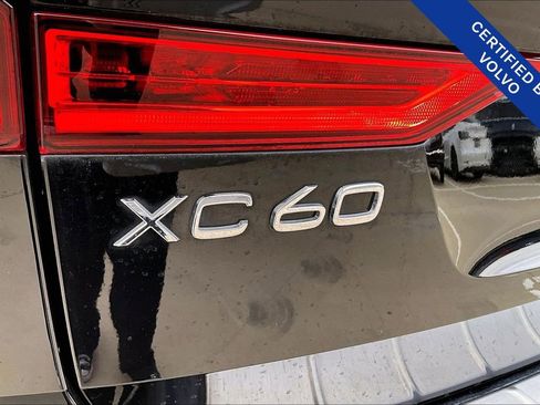 Certified 2023 Volvo XC60 B5 Ultimate w/ Protection Package Premier image 41