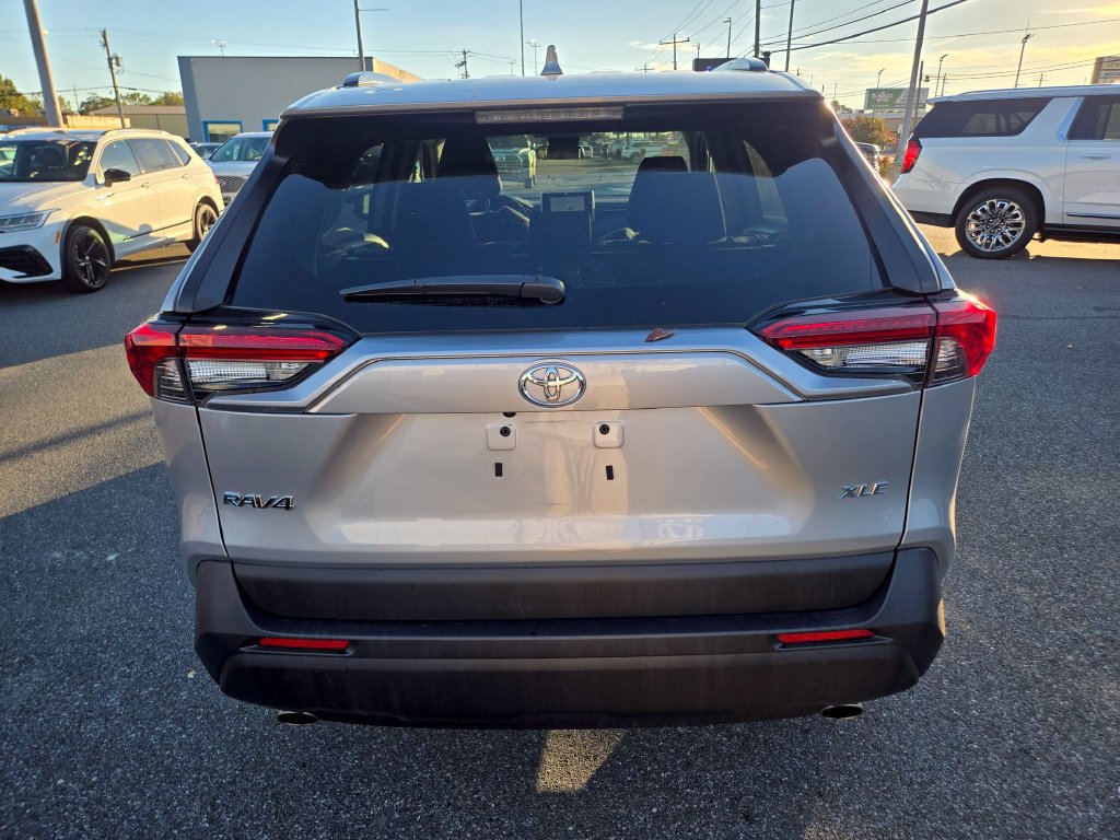 Used 2025 Toyota RAV4 XLE FWD image 6