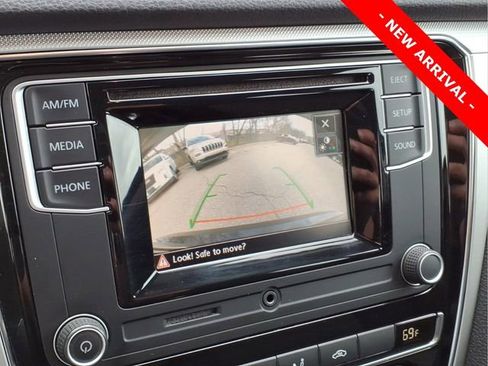 Used 2016 Volkswagen Passat 1.8T S image 21