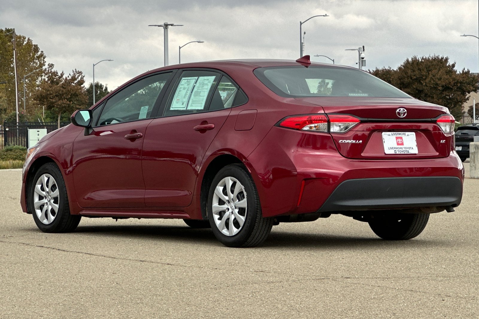 Used 2025 Toyota Corolla LE FWD image 6