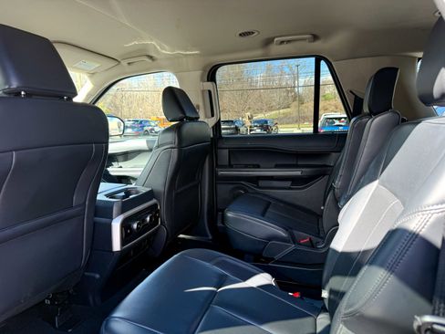 Used 2024 Ford Expedition Max XLT image 24