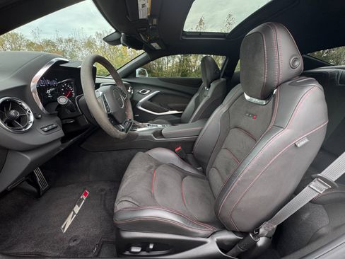 Used 2022 Chevrolet Camaro ZL1 image 9