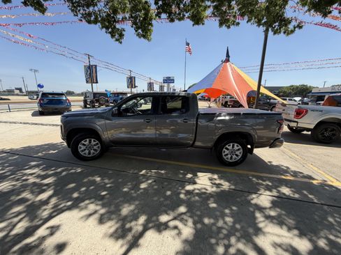 Used 2023 Nissan Frontier SV w/ Technology Package AWD/4WD image 9