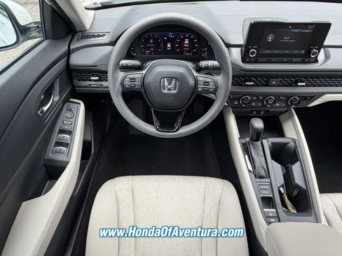 Used 2023 Honda Accord EX image 9