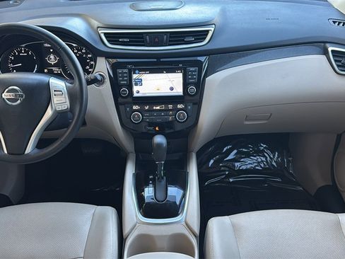 Used 2016 Nissan Rogue SL image 9