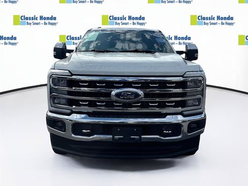 Used 2023 Ford F250 Lariat w/ Chrome Package image 2