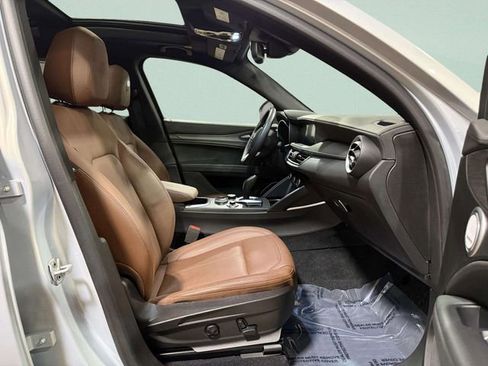 Used 2022 Alfa Romeo Stelvio Ti image 31