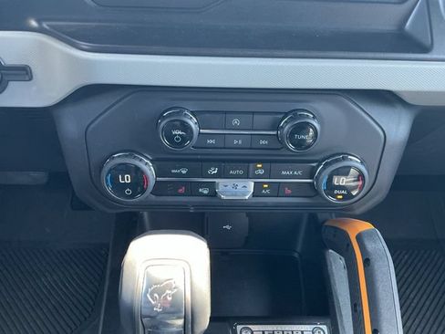 Used 2023 Ford Bronco Badlands w/ Sasquatch Package AWD/4WD image 48