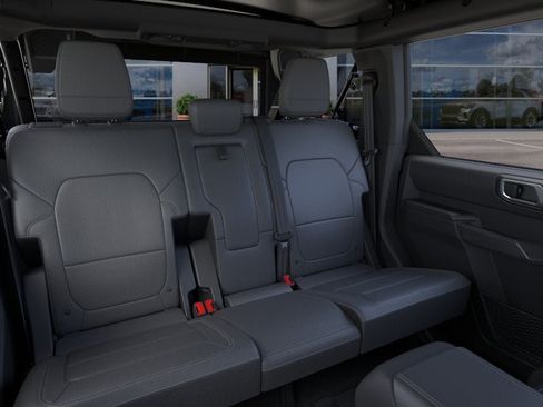 New 2026 Ford Bronco Outer Banks w/ Black Appearance Package AWD/4WD image 36