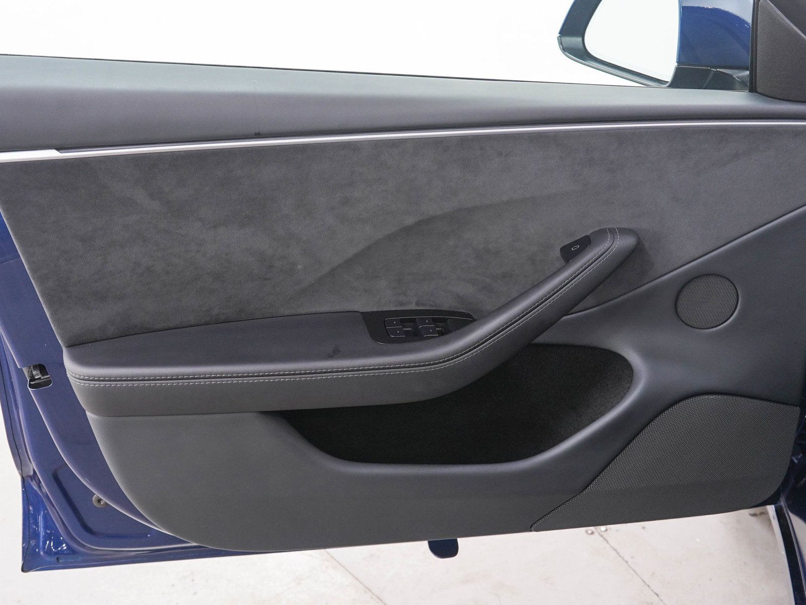 Used 2025 Tesla Model 3 Long Range AWD/4WD image 18