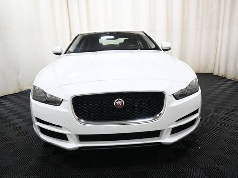 Used 2019 Jaguar XE Premium AWD/4WD image 2