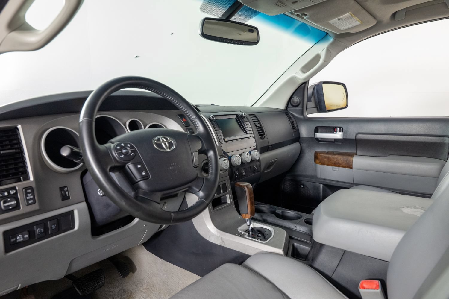 Used 2010 Toyota Tundra Limited w/ Memory Pkg AWD/4WD image 13
