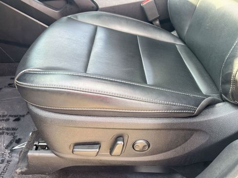 Used 2025 Kia Telluride S AWD/4WD image 13
