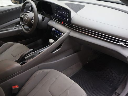 Used 2022 Hyundai Elantra SEL FWD image 10
