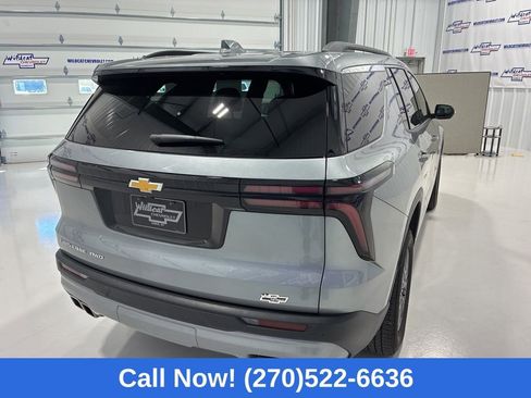Used 2026 Chevrolet Traverse LT image 5