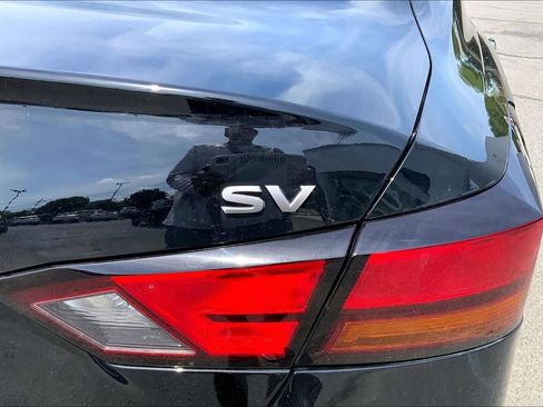 Used 2024 Nissan Altima 2.5 SV FWD image 22