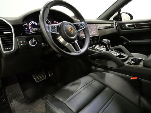 Used 2023 Porsche Cayenne S image 12