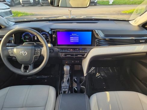 Used 2025 Toyota Camry XLE w/ Premium Plus Package FWD image 9