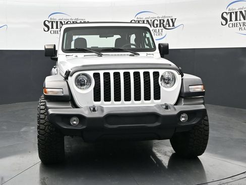 Used 2024 Jeep Wrangler Sport AWD/4WD image 2