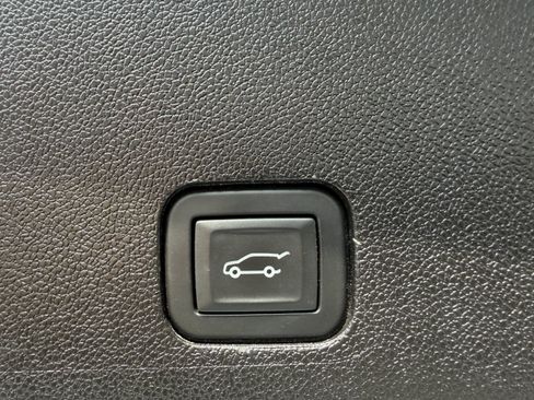 Used 2024 Cadillac XT6 Sport w/ LPO, Floor Liner Package AWD/4WD image 23