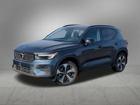 Used 2026 Volvo XC40 B5 Core w/ Protection Package Premier image 1