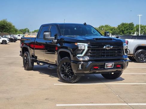 Used 2025 Chevrolet Silverado 2500 LT w/ Trail Boss Package AWD/4WD image 2