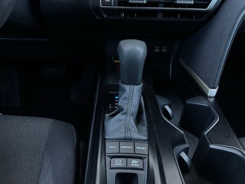 Used 2025 Toyota Camry LE image 23