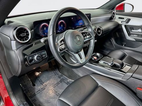 Used 2020 Mercedes-Benz CLA 250 w/ Premium Package image 9