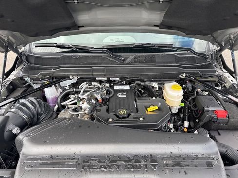 New 2026 RAM 2500 Laramie AWD/4WD image 10