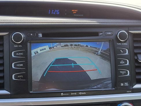 Used 2017 Toyota Highlander XLE image 31