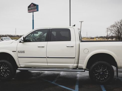 Used 2017 RAM 1500 Laramie w/ Convenience Group image 10