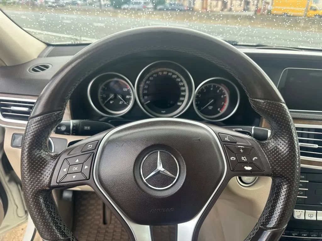 Used 2016 Mercedes-Benz E 350 Sedan w/ Premium Package image 16