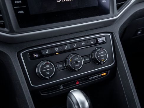 Used 2021 Volkswagen Atlas Cross Sport SE image 30