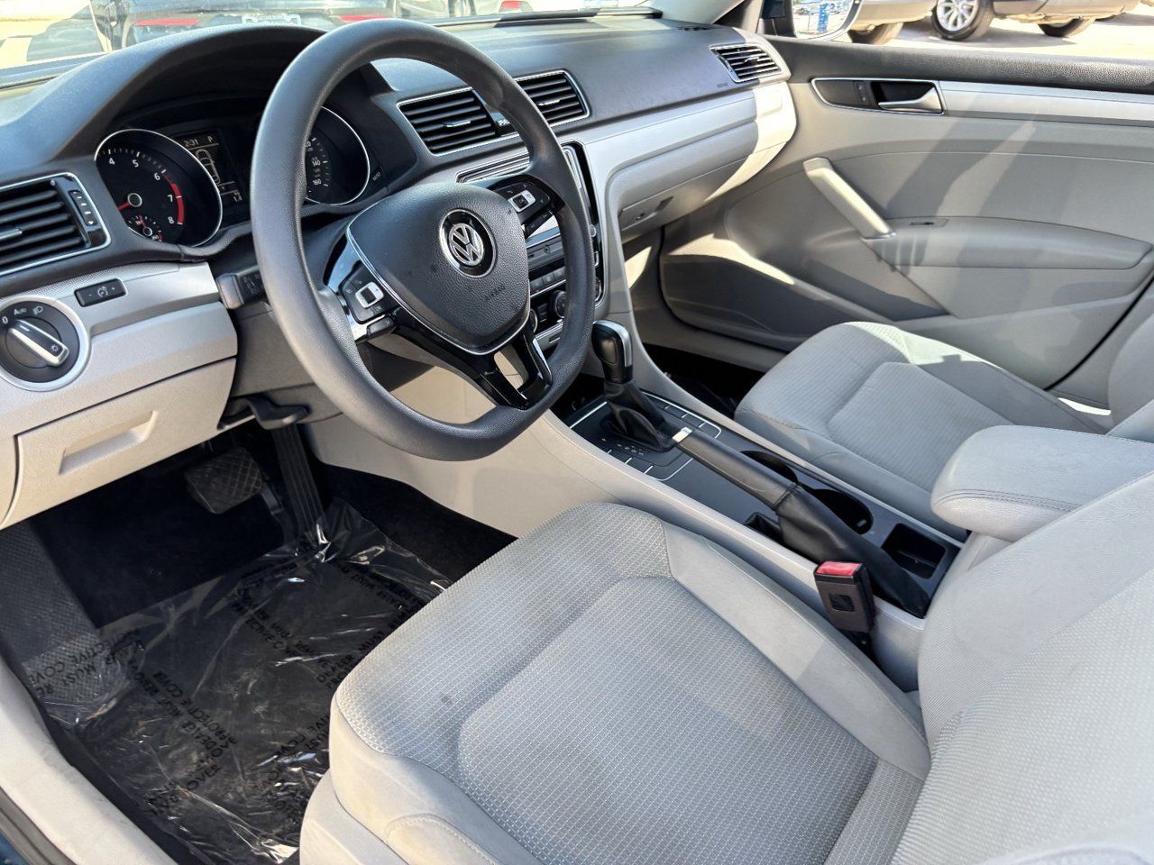 Used 2018 Volkswagen Passat 2.0T S w/ Driver Assistance Package FWD image 16