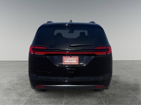 New 2026 Chrysler Pacifica Select w/ S Appearance Package image 4