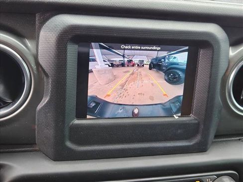 Used 2021 Jeep Gladiator Overland image 20